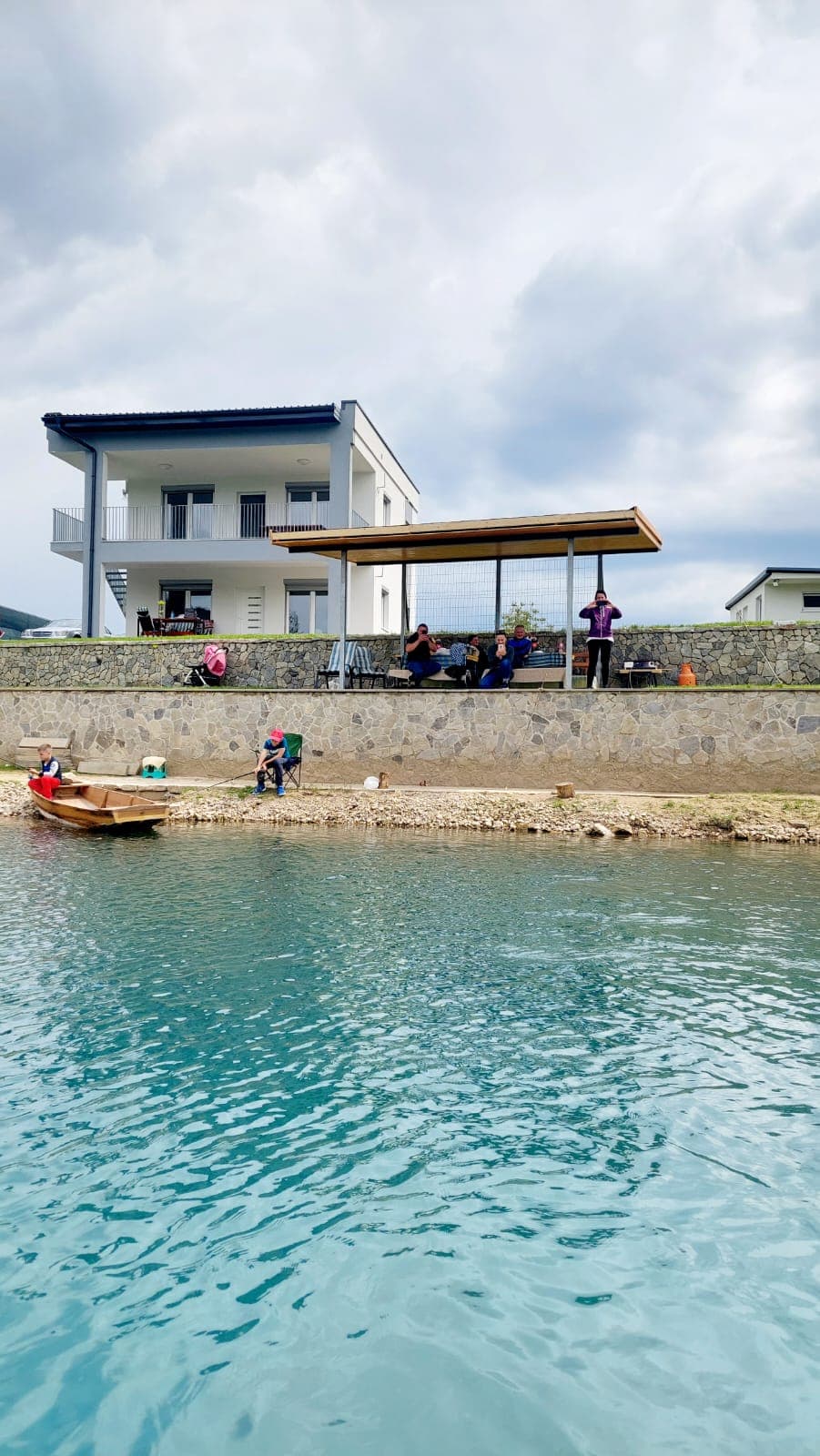 Villas & Lakeside Houses